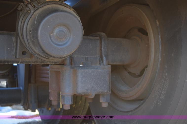 image for item E6078 1985 Thomas combine trailer