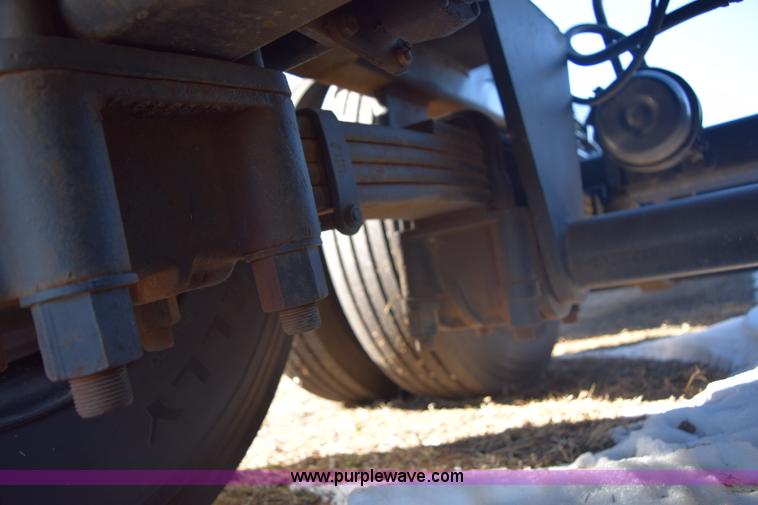 image for item E6078 1985 Thomas combine trailer