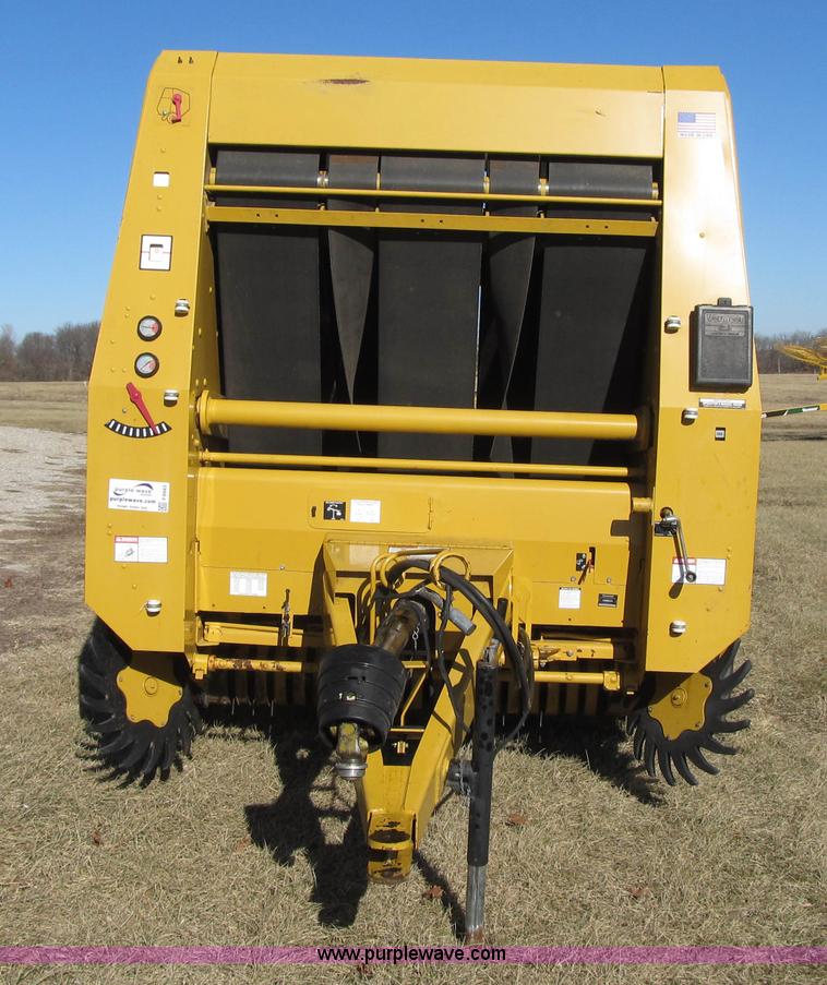 image for item F8943 Vermeer 605L round baler