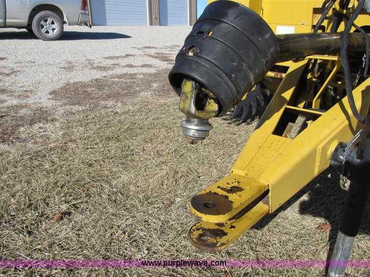 image for item F8943 Vermeer 605L round baler