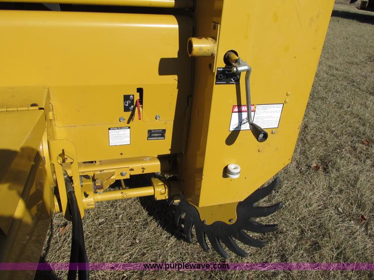 image for item F8943 Vermeer 605L round baler