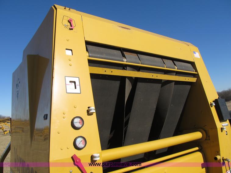 image for item F8943 Vermeer 605L round baler