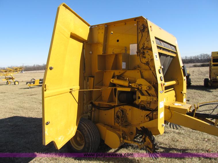 image for item F8943 Vermeer 605L round baler