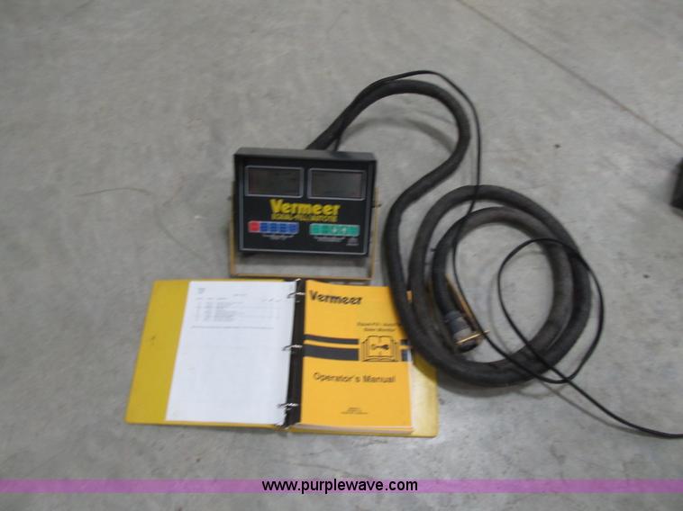 image for item F8943 Vermeer 605L round baler