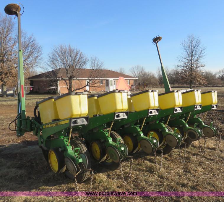 image for item I2430 1991 John Deere 7200 Maxemerge 2 planter