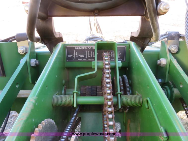 image for item I2430 1991 John Deere 7200 Maxemerge 2 planter