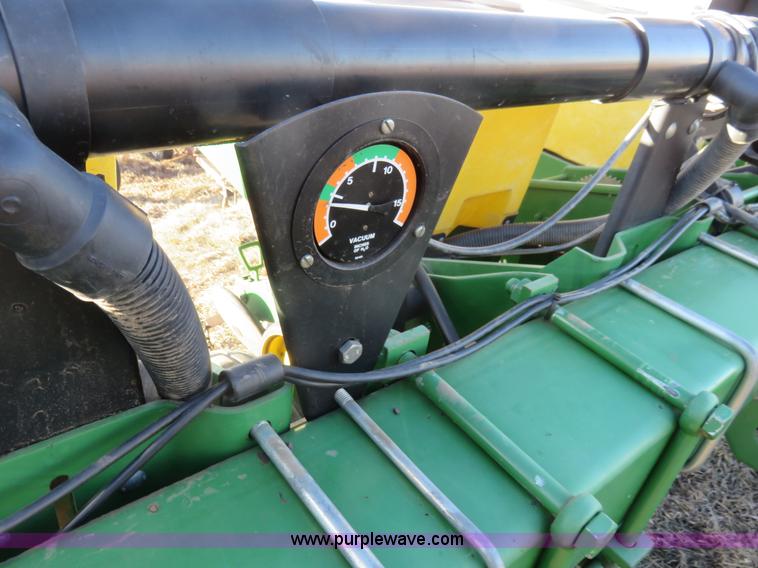 image for item I2430 1991 John Deere 7200 Maxemerge 2 planter