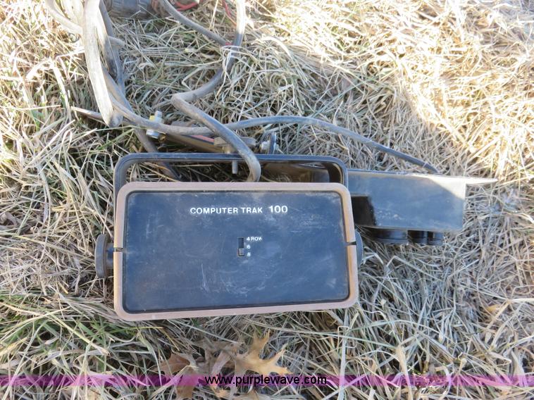 image for item I2430 1991 John Deere 7200 Maxemerge 2 planter