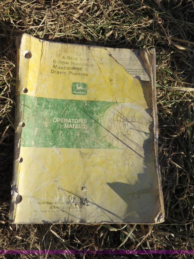 image for item I2430 1991 John Deere 7200 Maxemerge 2 planter