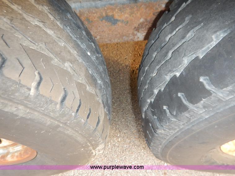 image for item I5399 1999 Liberty Travalong livestock trailer