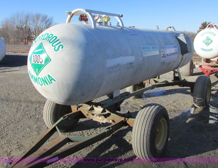 image for item I8790 Anhydrous ammonia nurse tank