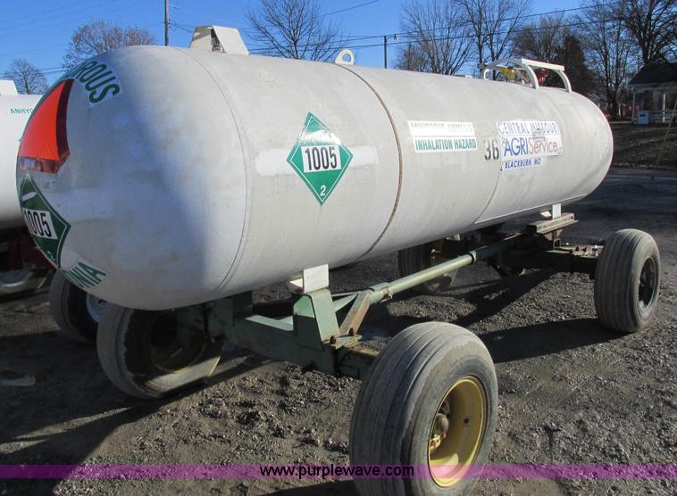 image for item I8790 Anhydrous ammonia nurse tank
