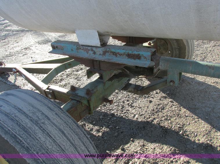 image for item I8790 Anhydrous ammonia nurse tank