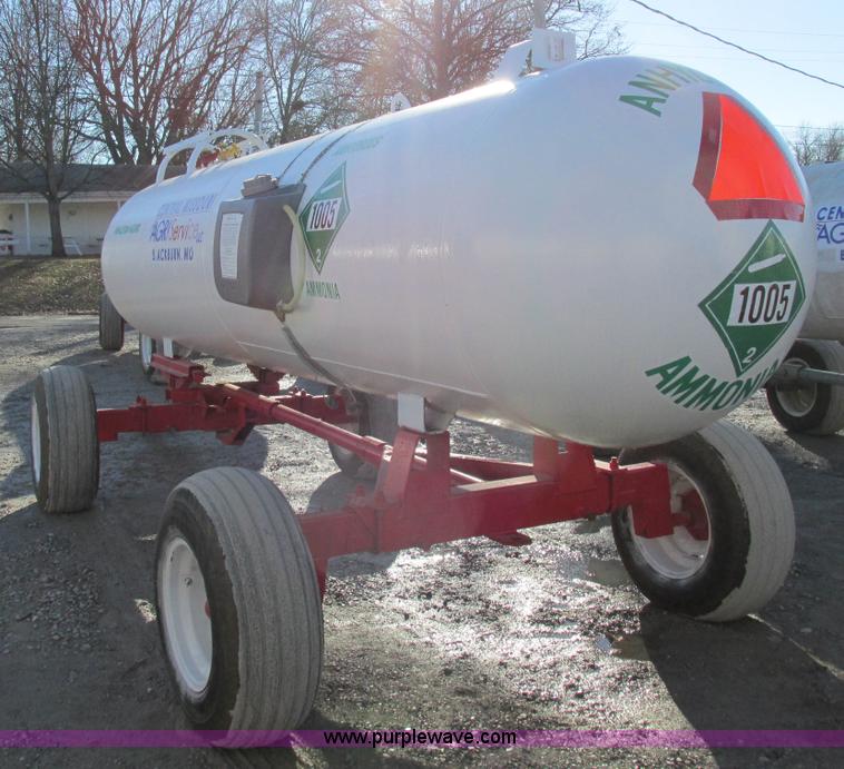 image for item I8793 Anhydrous ammonia nurse tank