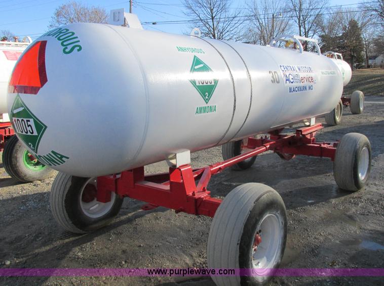 image for item I8793 Anhydrous ammonia nurse tank