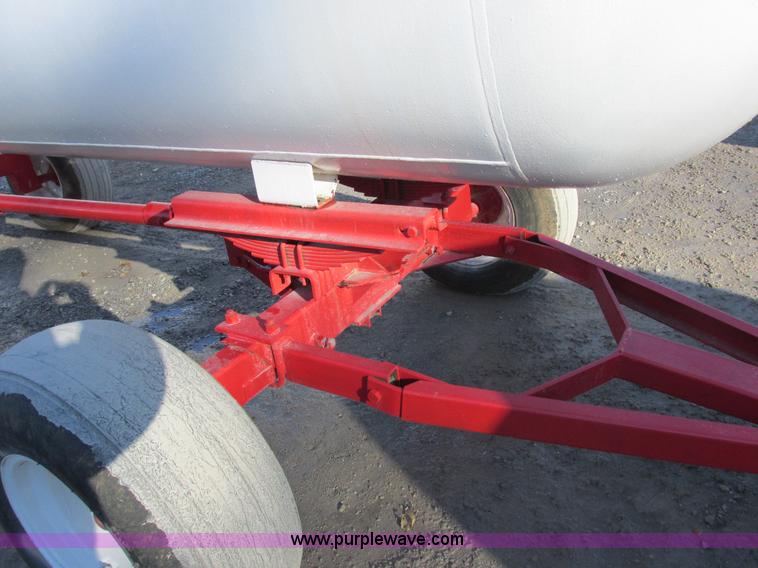 image for item I8793 Anhydrous ammonia nurse tank