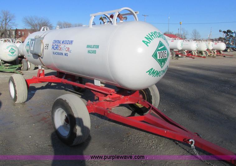 image for item I8794 Anhydrous ammonia nurse tank