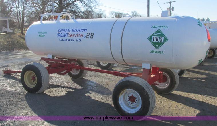 image for item I8794 Anhydrous ammonia nurse tank