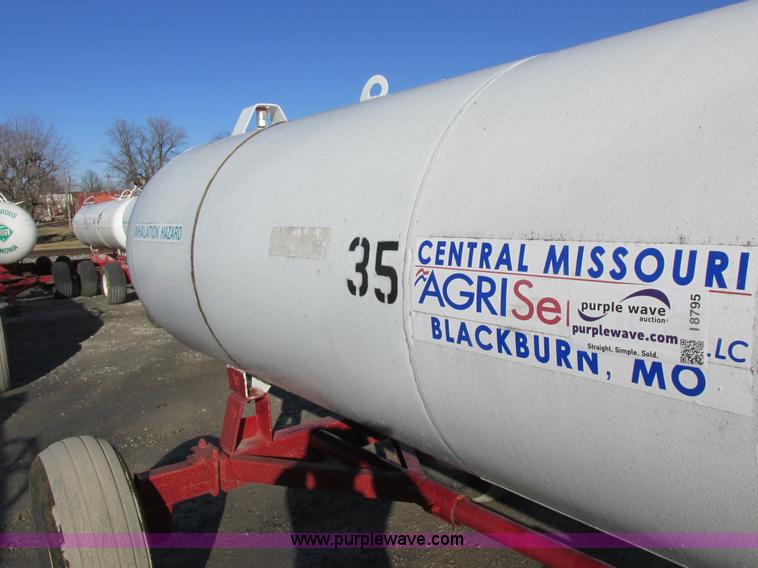 image for item I8795 Anhydrous ammonia nurse tank