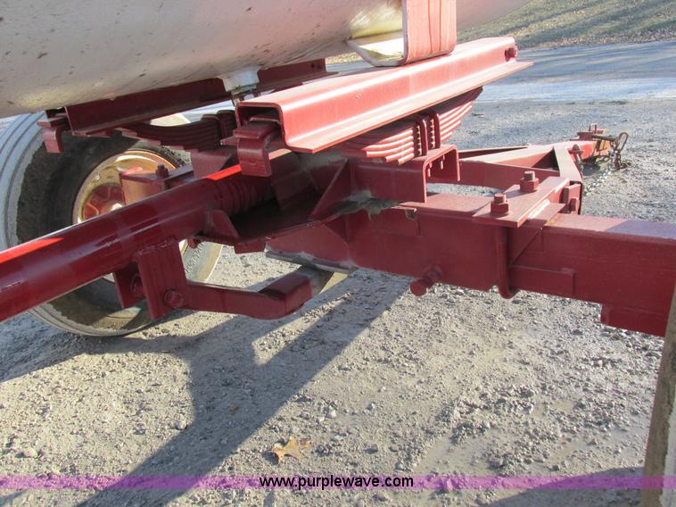 image for item I8795 Anhydrous ammonia nurse tank