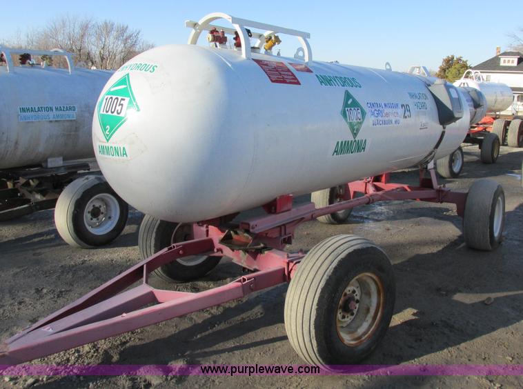 image for item I8796 Anhydrous ammonia nurse tank