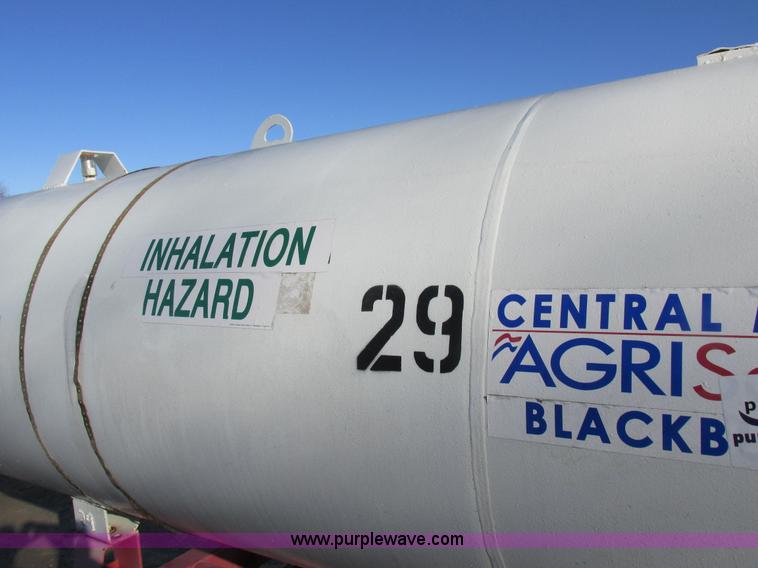 image for item I8796 Anhydrous ammonia nurse tank