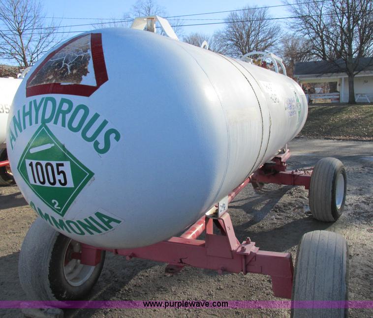 image for item I8796 Anhydrous ammonia nurse tank