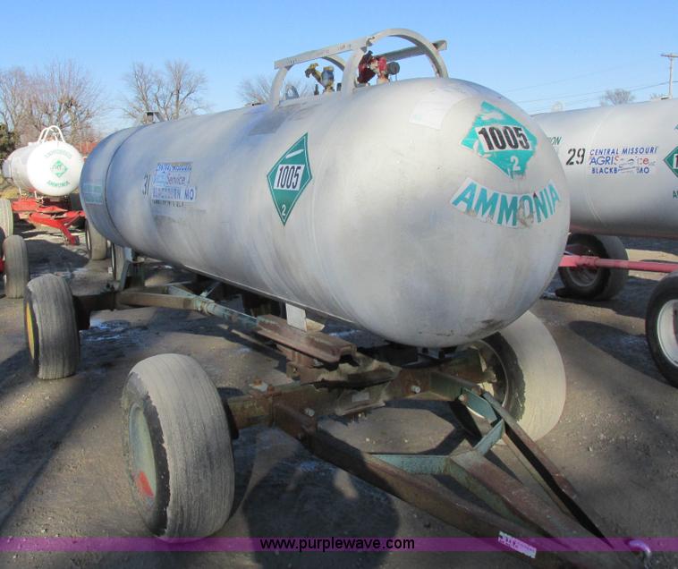 image for item I8797 Anhydrous ammonia nurse tank