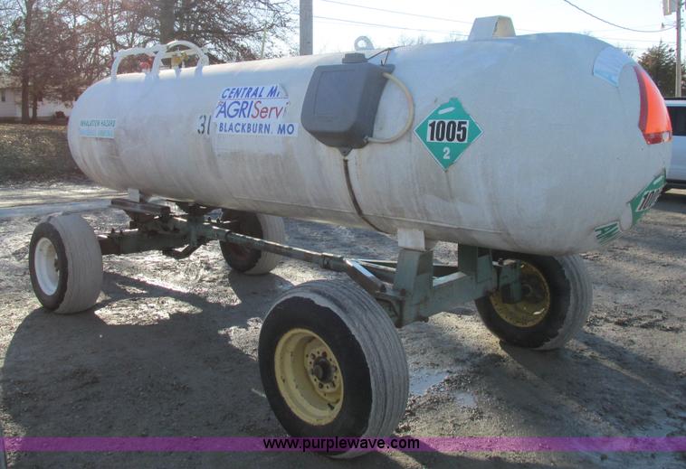 image for item I8797 Anhydrous ammonia nurse tank