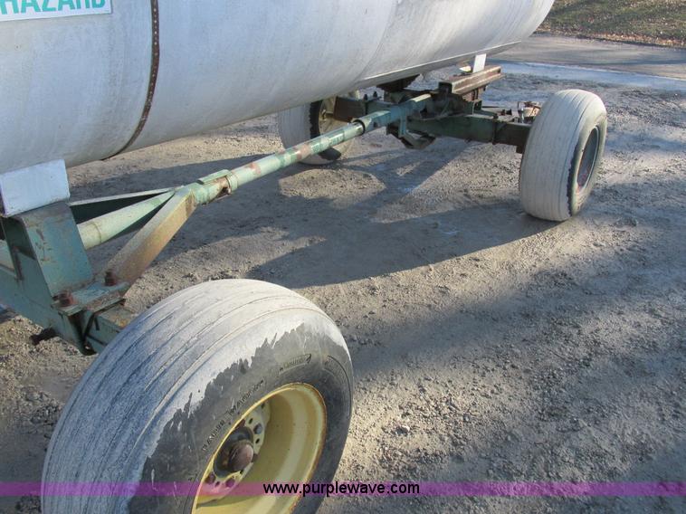 image for item I8797 Anhydrous ammonia nurse tank