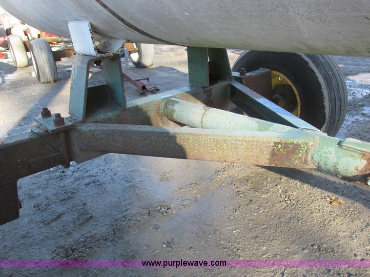 image for item I8797 Anhydrous ammonia nurse tank