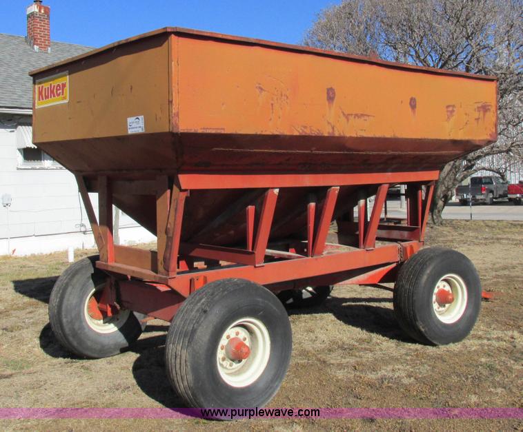 image for item I8798 Gravity flow wagon