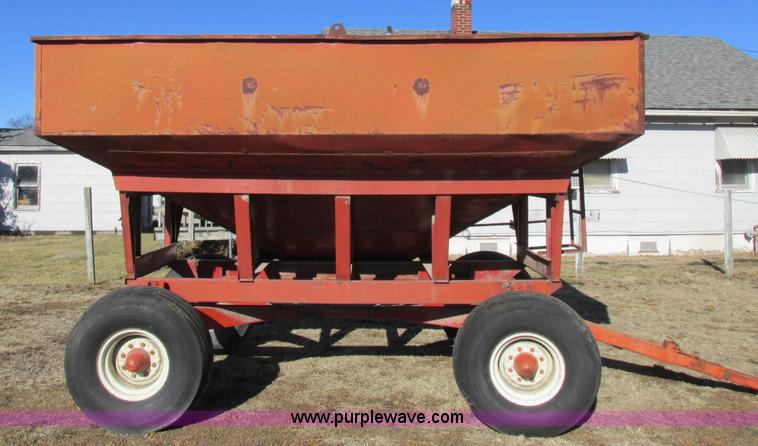 image for item I8798 Gravity flow wagon