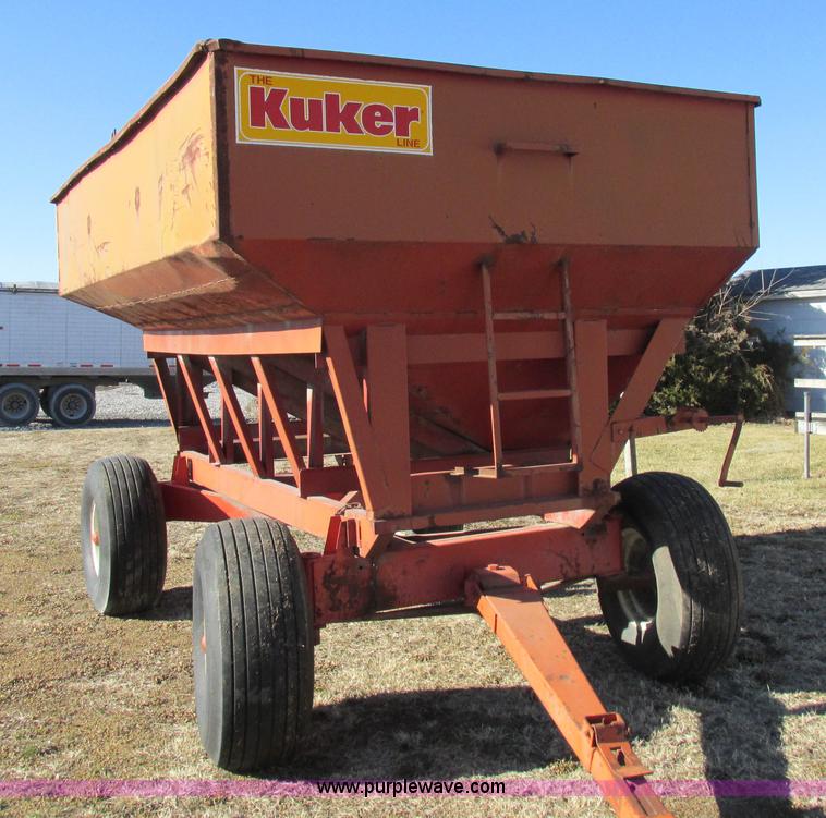 image for item I8798 Gravity flow wagon