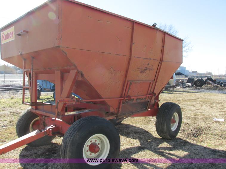 image for item I8798 Gravity flow wagon