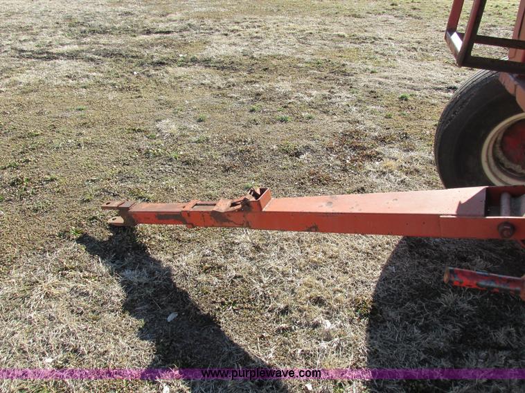 image for item I8798 Gravity flow wagon