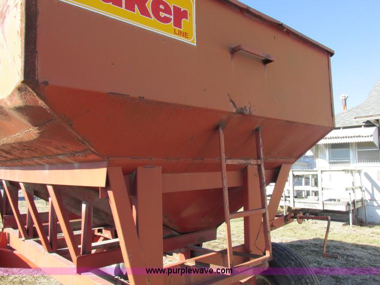 image for item I8798 Gravity flow wagon