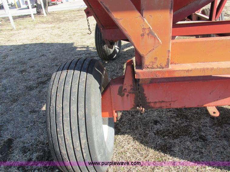 image for item I8798 Gravity flow wagon