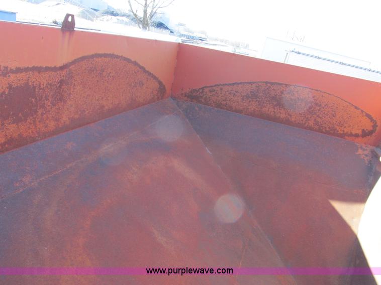 image for item I8798 Gravity flow wagon