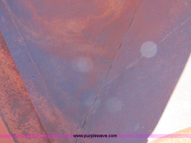 image for item I8798 Gravity flow wagon