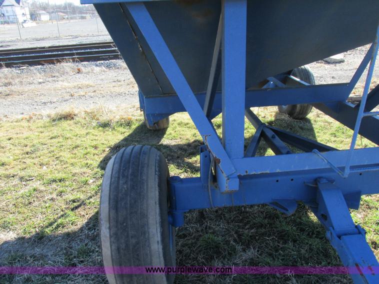 image for item I8799 Gravity flow wagon