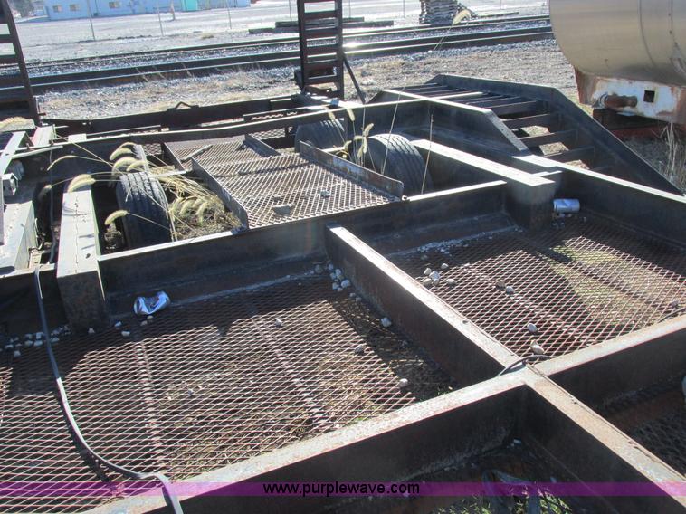 image for item I8801 Ag equipment trailer