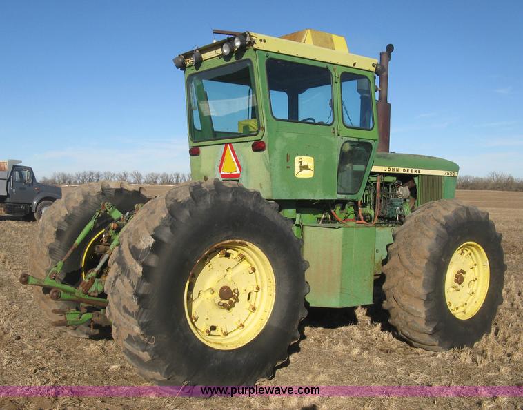 image for item K2786 1975 John Deere 7520 4WD tractor