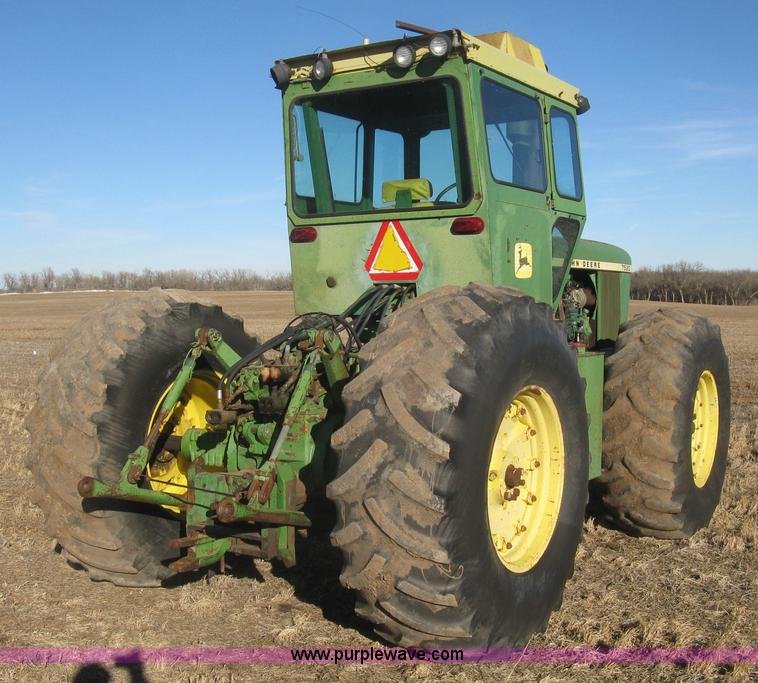 image for item K2786 1975 John Deere 7520 4WD tractor