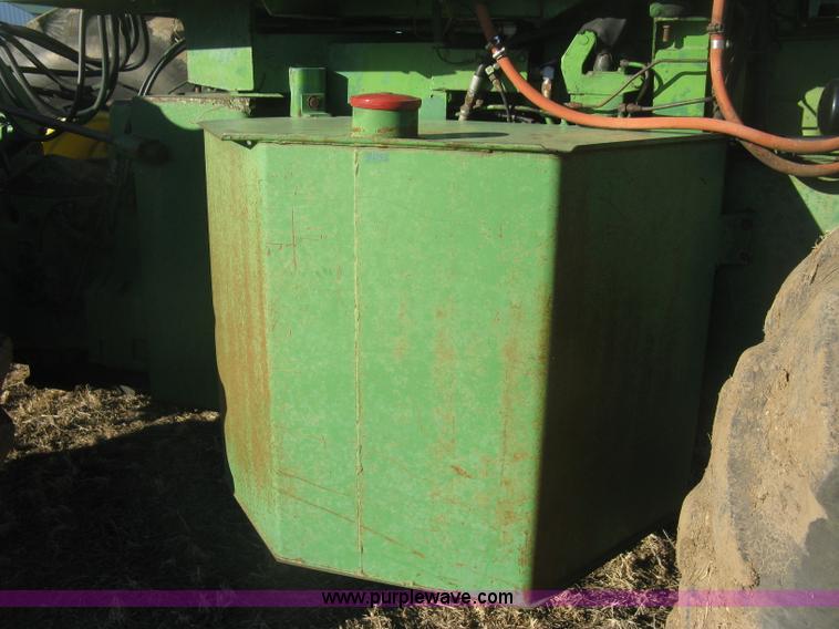 image for item K2786 1975 John Deere 7520 4WD tractor