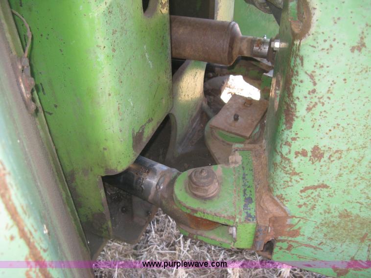 image for item K2786 1975 John Deere 7520 4WD tractor