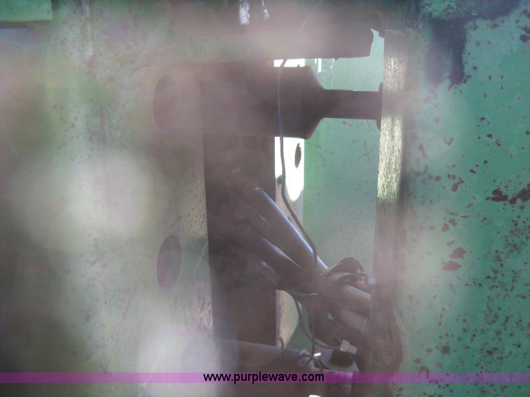 image for item K2786 1975 John Deere 7520 4WD tractor