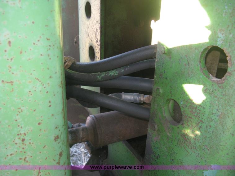 image for item K2786 1975 John Deere 7520 4WD tractor