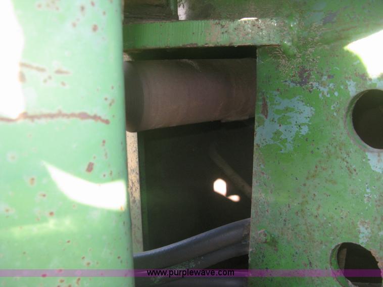 image for item K2786 1975 John Deere 7520 4WD tractor