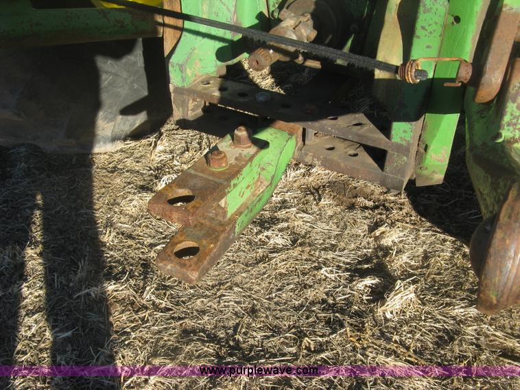 image for item K2786 1975 John Deere 7520 4WD tractor